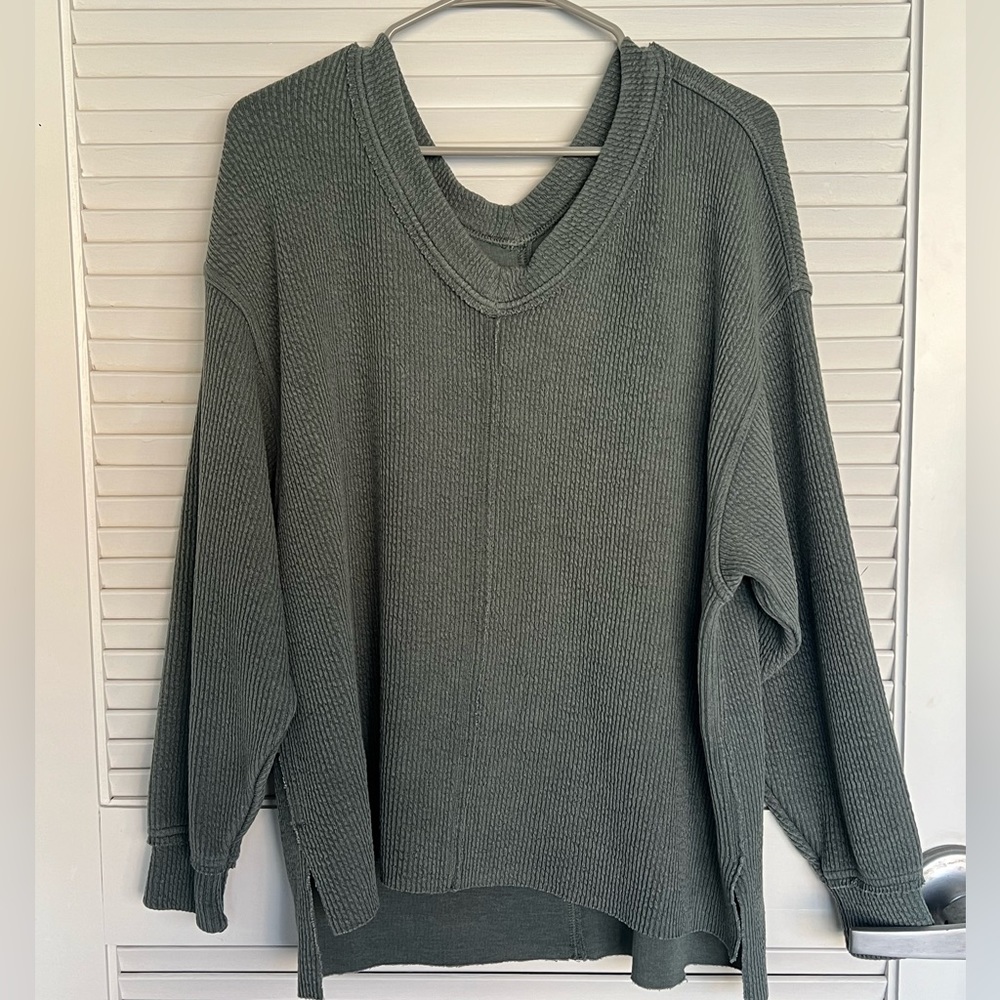 Aerie Wonder Texture Oversized v-neck sweatshirt royal palm